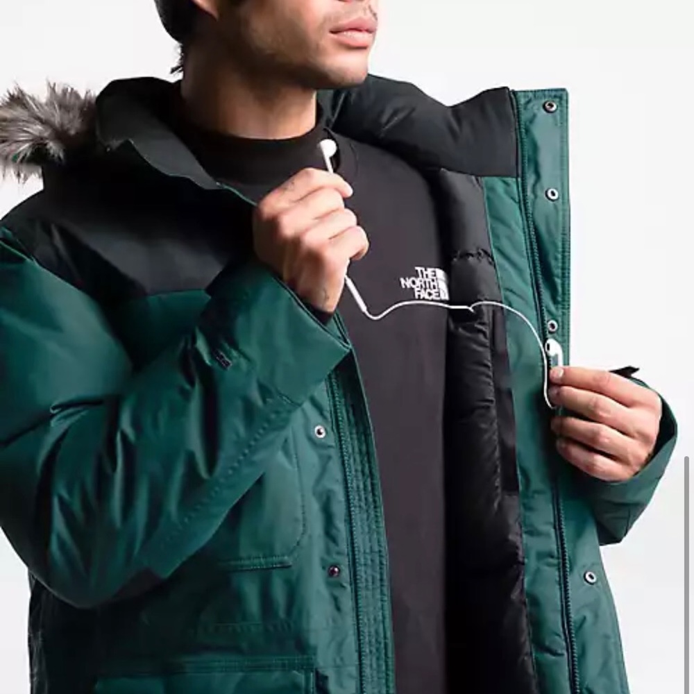 “Sold out “ The Notth Face McMurdo Parka III - Picture 2 of 5